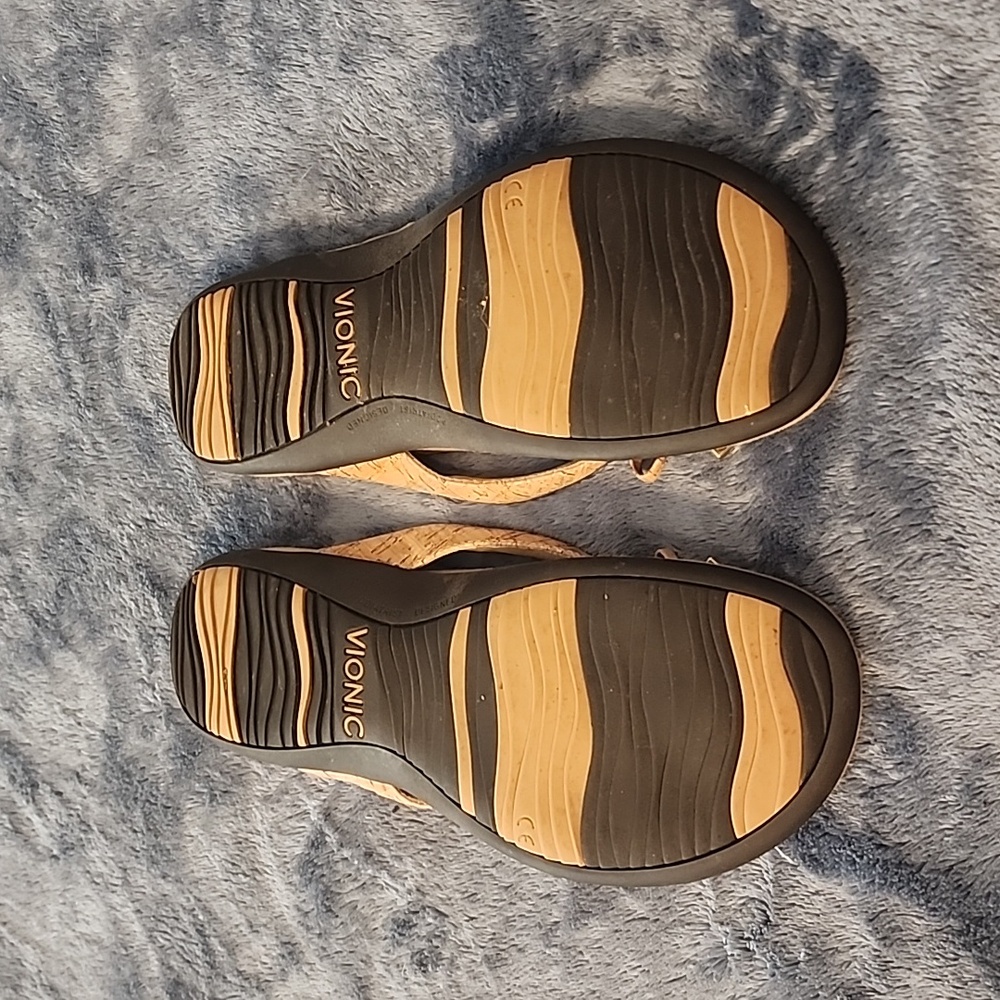 Vionic sandals - Picture 2 of 2